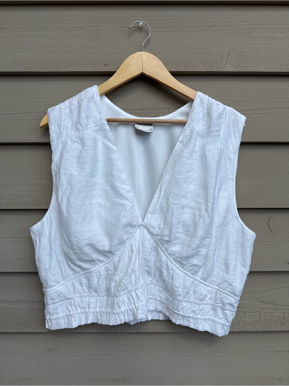 Arula White Textured V-Neck Crop Top Sleeveless Smocked Sz Small Medium